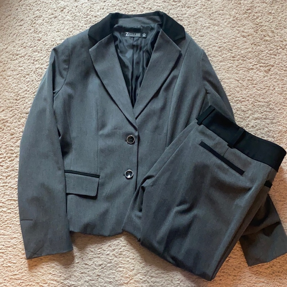 New York & co suit size 8/10